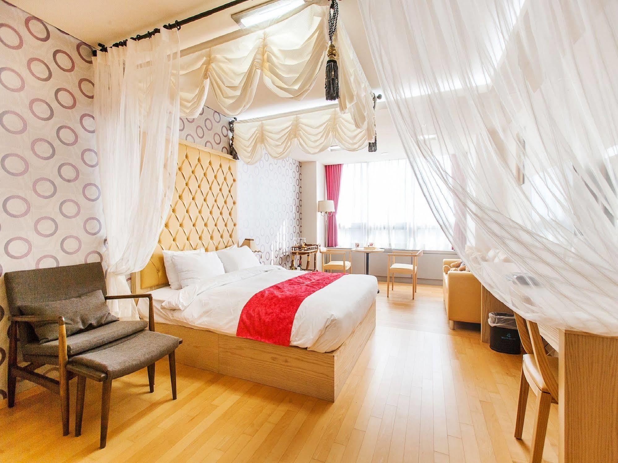 Hotel Hu Incheon Airport Ngoại thất bức ảnh